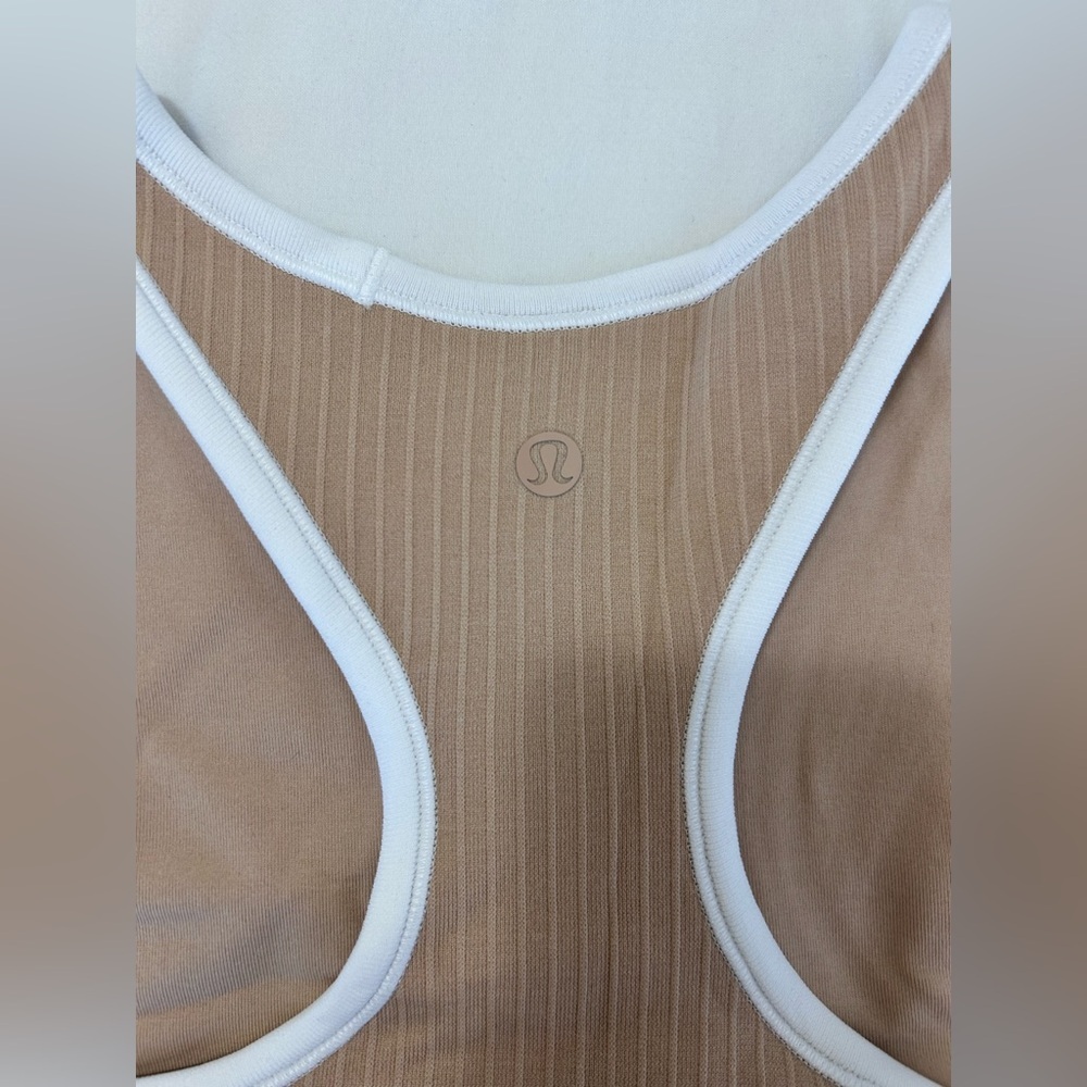 LuluLemon Ebb to Street Cropped RB Tank Top Contrast - Picture 6 of 7